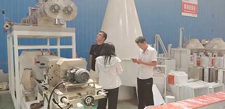 Customers from Iraq visited our factory