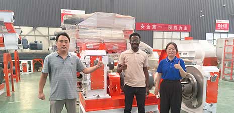 Customers from Zimbabwe visited our factory