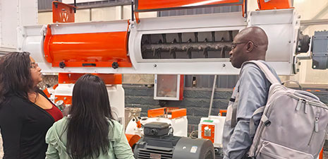 Customers from Senegal visit our factory
