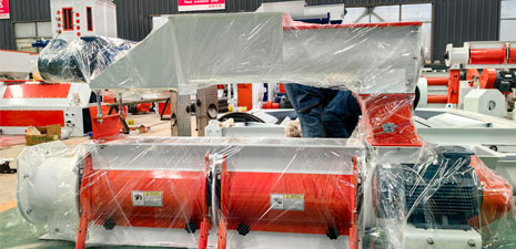 SZLH250 feed pellet machine and DGP160 fish feed extruder packing and shipping to Ecuador