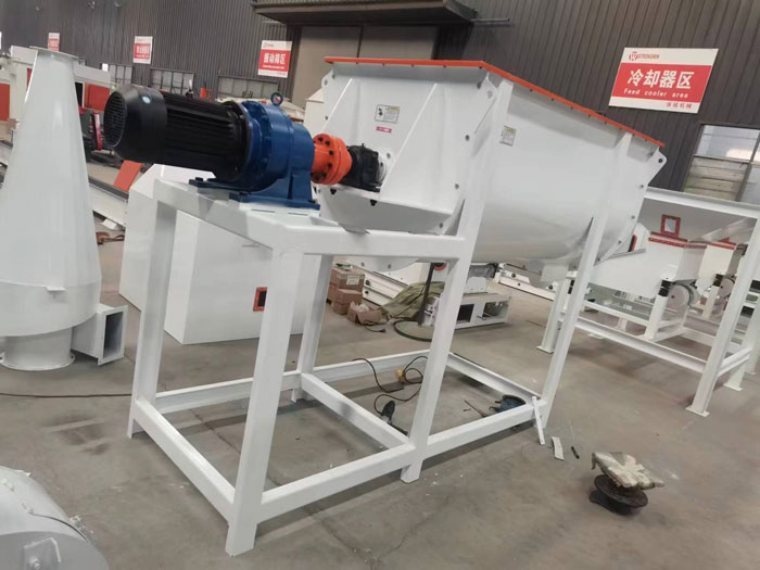 SZLH250 Chick Feed Pellet Making Plant packing and shipping to Hunan Province, China